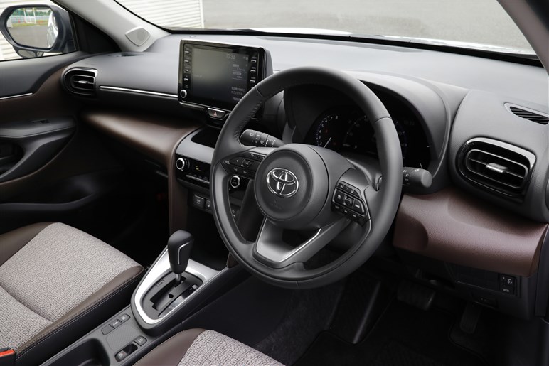 ヤリスクロス プロトタイプ試乗 全方位好バランスだがインテリアの色使いを再考してほしい Carview 自動車情報サイト 新車 中古車 Carview