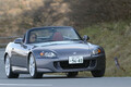 ホンダ「S2000」のレーシングスペックのエンジンに感激！ ホンダらしさ全開のオープン2シーターを振り返ろう