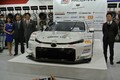 RAYSブースで、プリウス PHVをベースにした新型GT300マシンをアンベール【東京オートサロン2019】