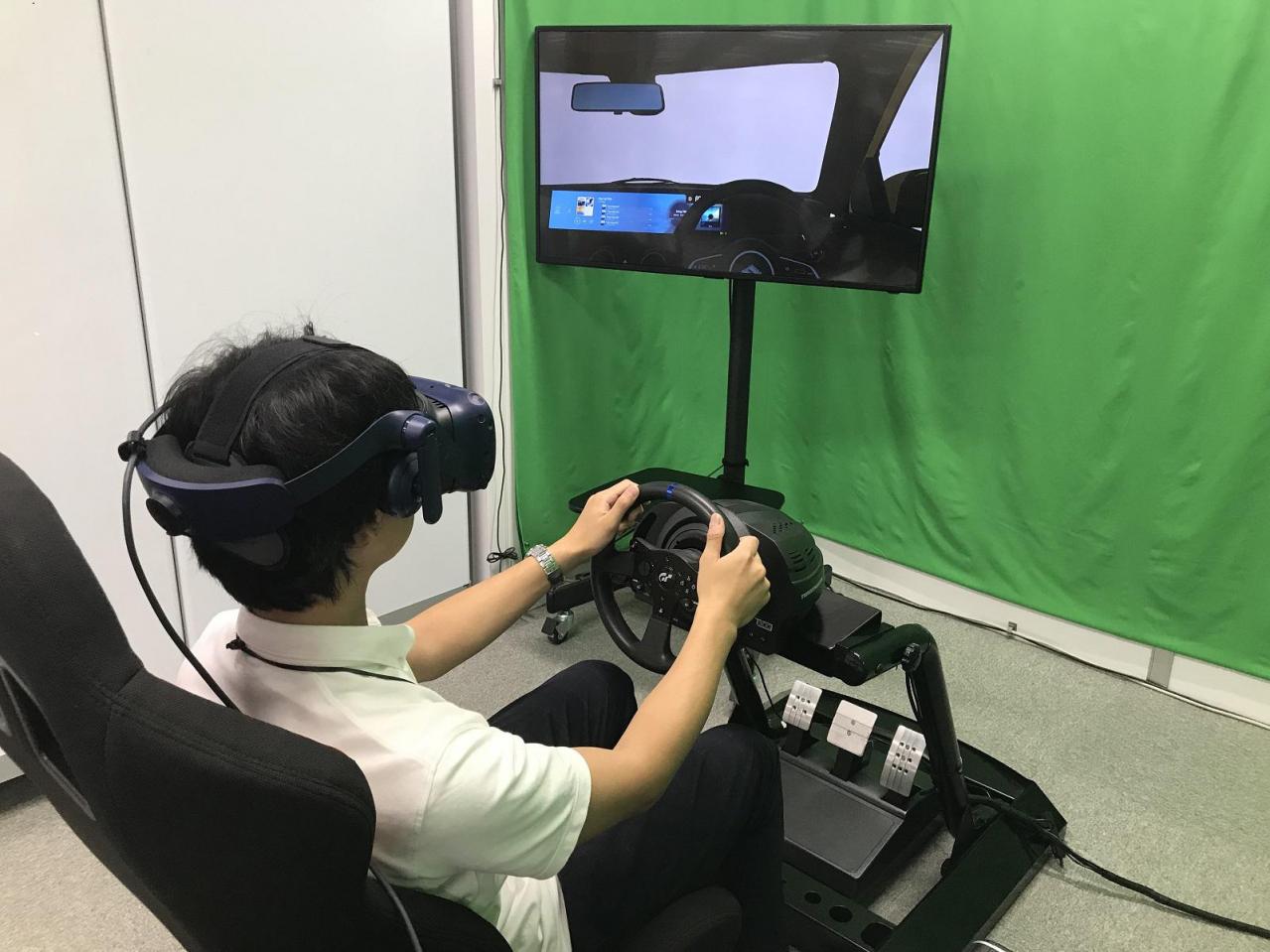 パナソニック：VRシミュレータの活用で自動車用コックピットHMIの開発を効率化