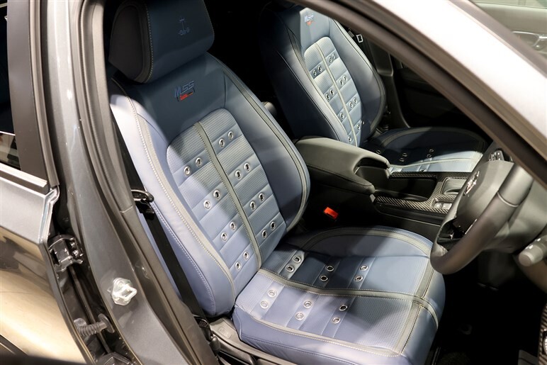 800万円は高いか安いか!?　レトロ風で最新の安全装備充実！ミツオカ創業55周年記念車「M55」発表