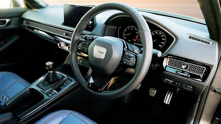 【クセ強だけど懐かしい】光岡、55周年記念車「M55ゼロ・エディション」発売。100台限定…ベースはあの車