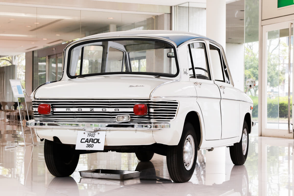 マツダの100万台達成車は 金色のクルマ 軽自動車 じゃない キャロルとは Auto Messe Web 自動車情報サイト 新車 中古車 Carview