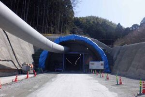 「四国の右下高速」トンネルが貫通！ 徳島‐高知つなぐ阿南安芸道、延伸に向け工事着々