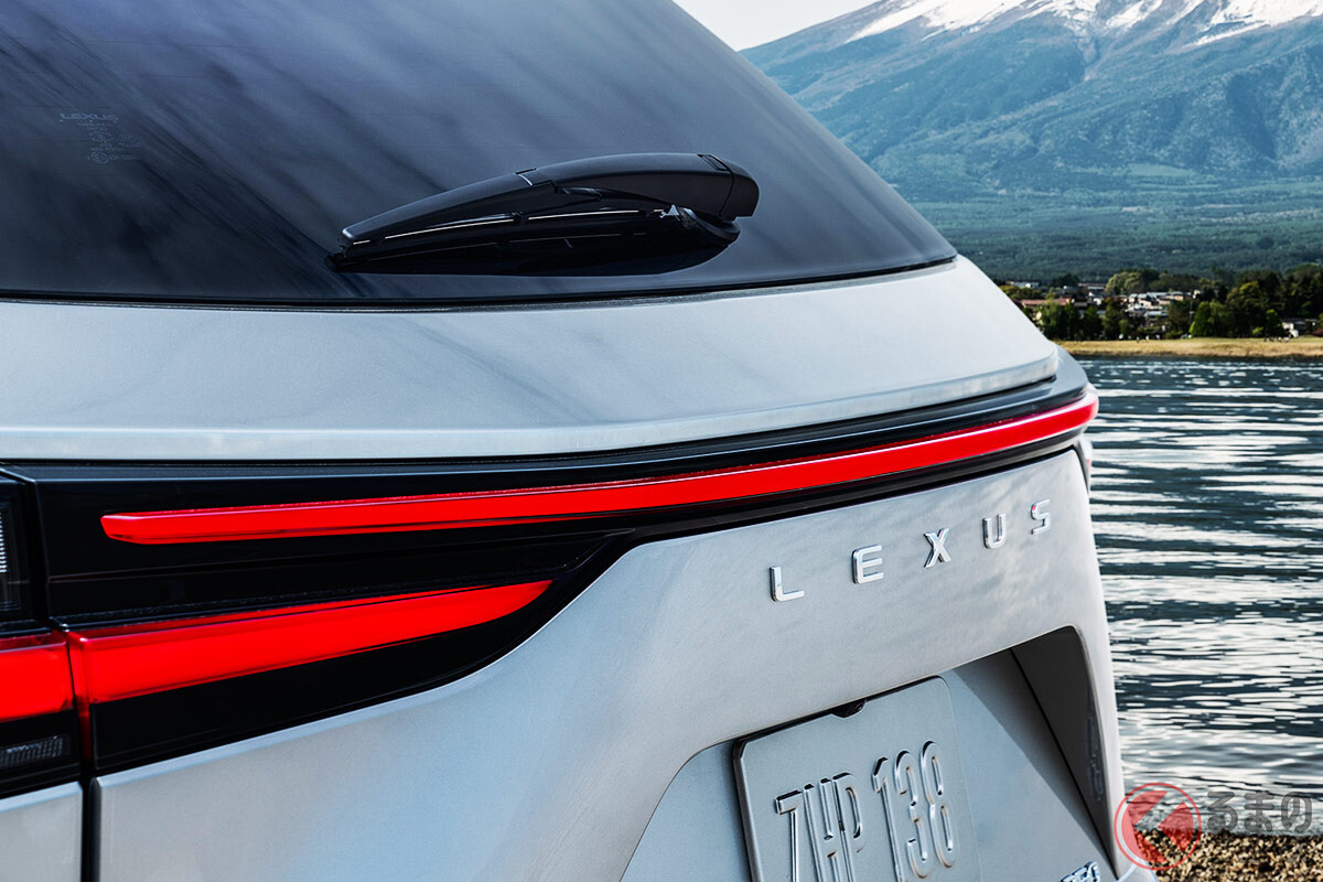 レクサス次期型「NX」世界初公開へ 7年ぶり全面刷新！ 横一文字テールを先行公開！ 発表は6月12日