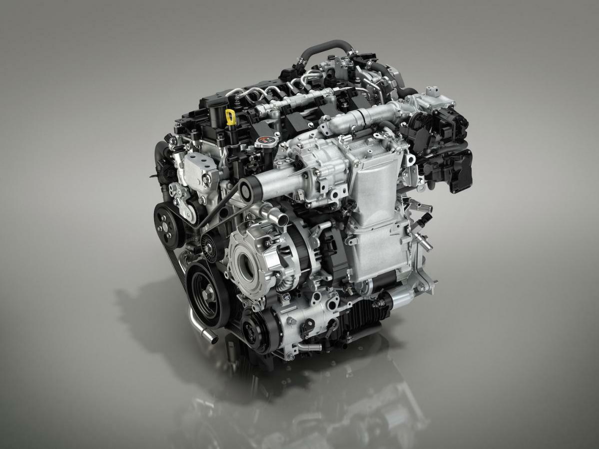 革新的エンジンSKYACTIV-X！新型Mazda3（マツダ3＝新型アクセラ）でついに登場！試作エンジンからどこが変わったか？