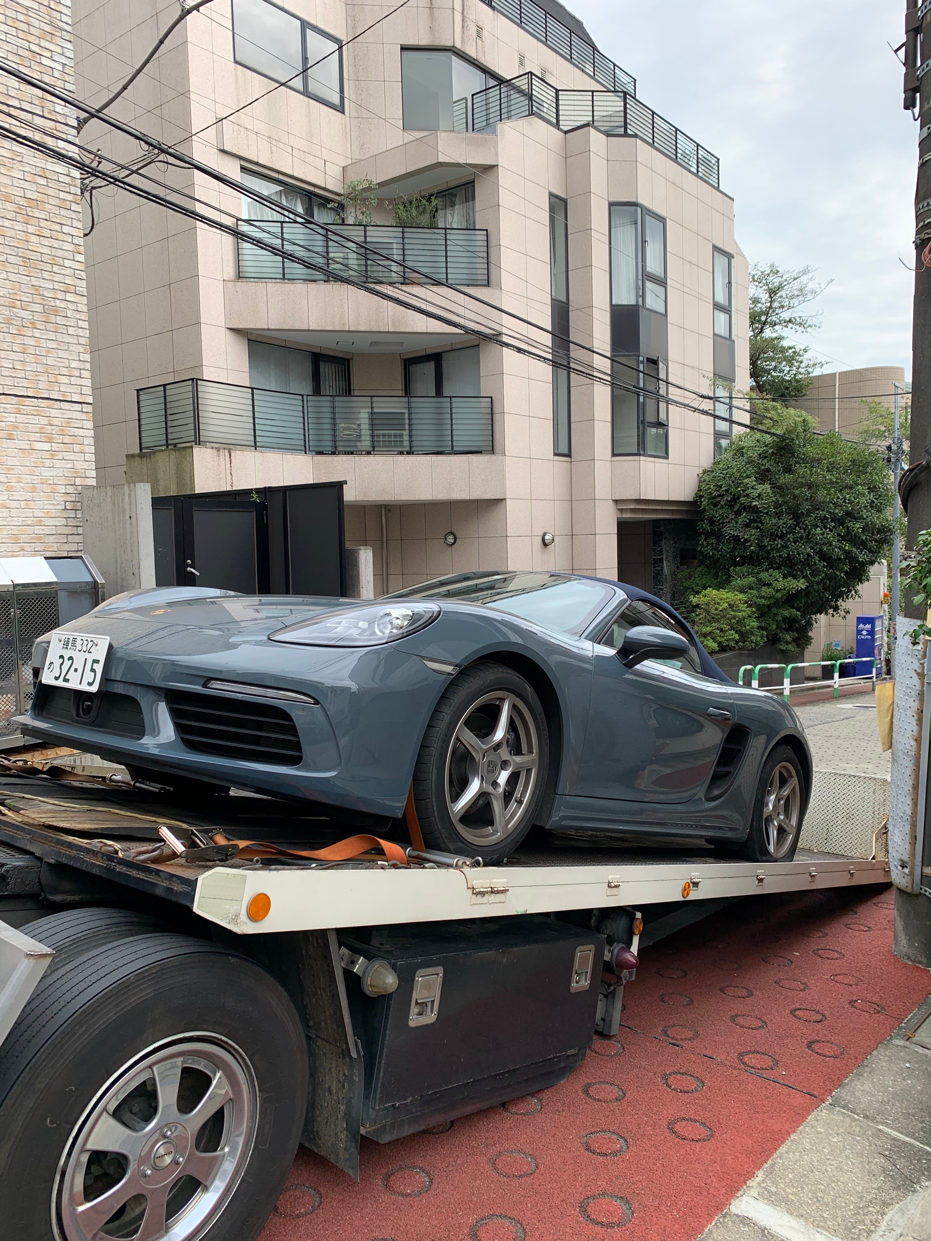 ポルシェ718ボクスター購入顛末記 第24回 交換して700kmしか走っていないリアタイヤが パンクした Gq Japan 自動車情報サイト 新車 中古車 Carview