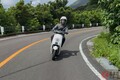 「ガリソン無くても53km走ります！」どういうコト？ 交換式バッテリー採用のホンダ「EM1 e：」がスゴい！ 八丈島で体感！【試乗記】