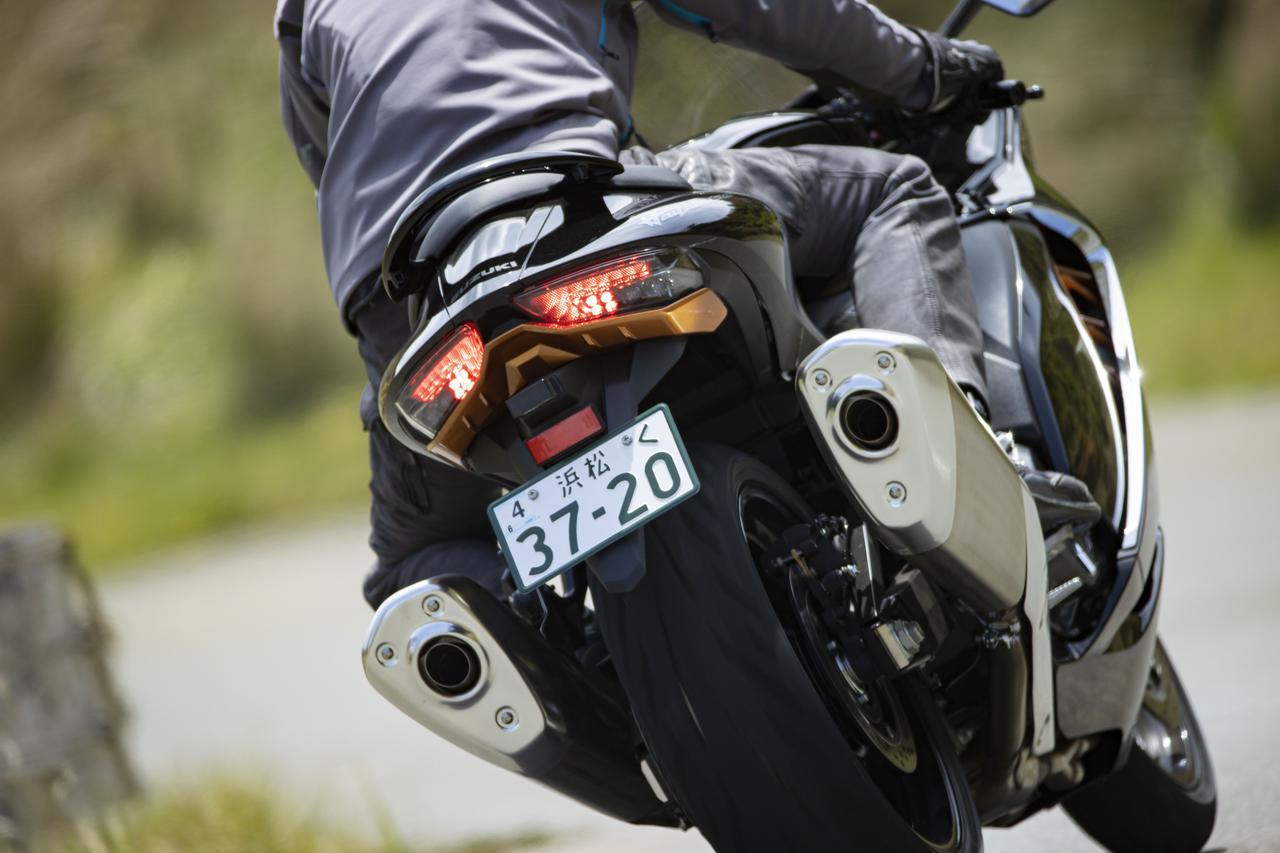 190馬力なのにコーナー自在 新型 隼 なら大型バイク初心者にもおすすめできる と思った理由 Re ゼロからはじめるアルティメットスポーツ講座 12 Suzuki Hayabusa レビュー コーナリング編 Webオートバイ 自動車情報サイト 新車 中古車 Carview