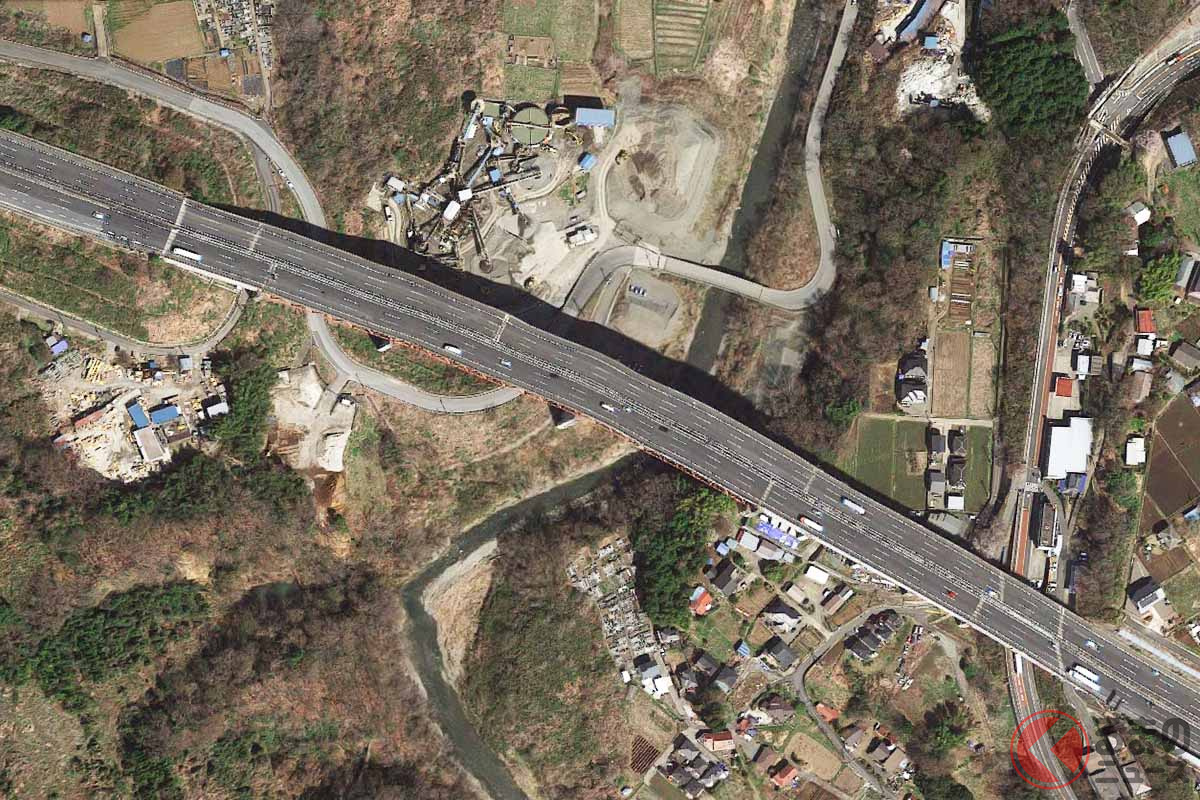 中央道「鶴川大橋」は今… かつての「渋滞名所」なぜ名前を聞かなくなったのか