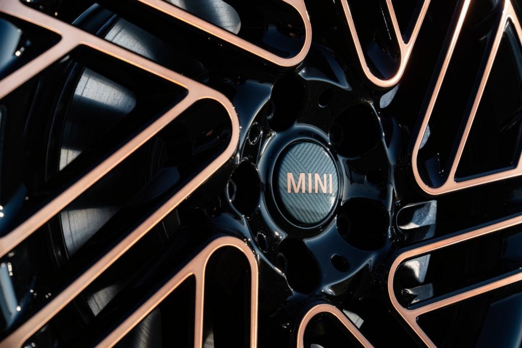 MINIクラブマン 最終モデル「ファイナルエディション」320台限定発売