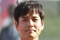 3児の父「沢村一樹」が“愛車”の「高級ミニバン」を公開し話題に！ イケメンすぎる「人気モデル」どんなクルマ？ イケおじ俳優の「トヨタ車」に反響多数