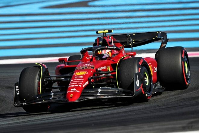 F1フランスGP FP2：サインツがトップ、初日はフェラーリ1-2。3番手フェルスタッペンは0.5秒差