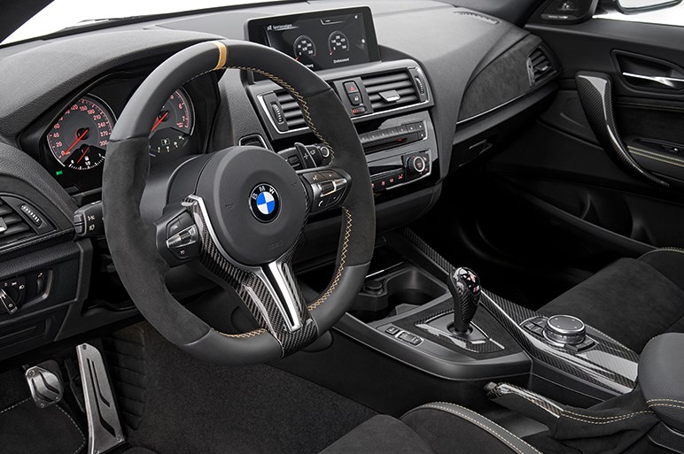 BMW、Mパーツを満載したM2のショーモデルを発表