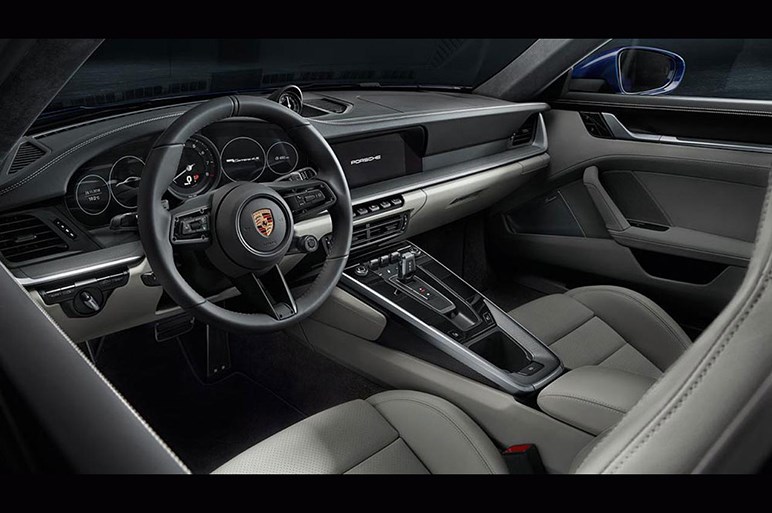 ポルシェ、新型911を初披露。アルミニウムよる軽量化や新開発の「ウェットモード」を搭載