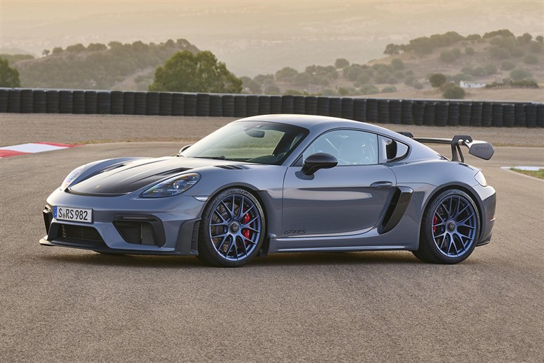 新登場ケイマン最強モデルgt4 Rsはサーキットより峠道向け 開発主任へのインタビューも収録 Carview 自動車情報サイト 新車 中古車 Carview