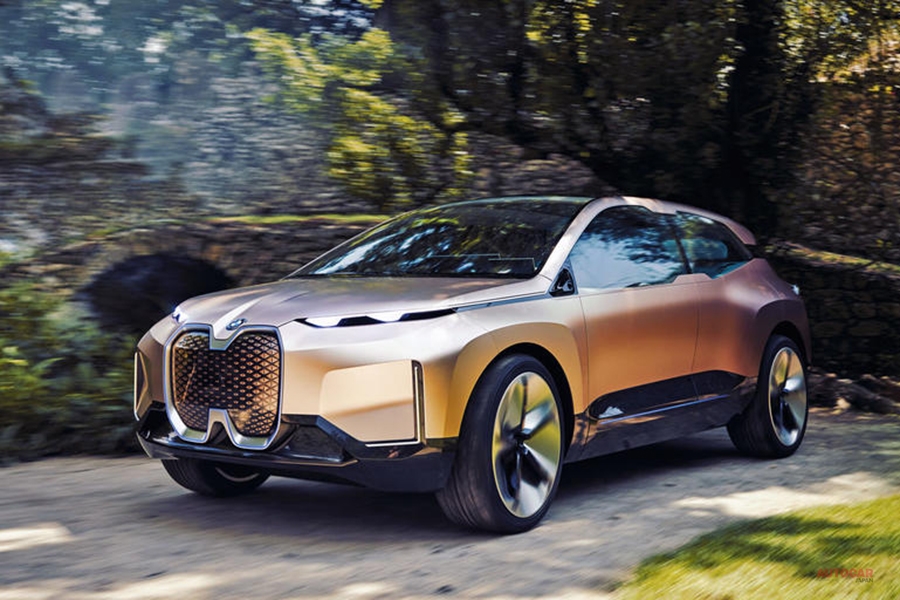 BMW、独自の自動運転技術を公開　7シリーズに試験実装　「iネクスト」に搭載