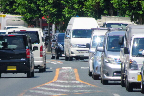 「人間も空冷より水冷の方が快適です!!」着るクーラーで灼熱地獄は一変するか？ 猛暑日に“エアコン無しクルマ”で確かめてみた！