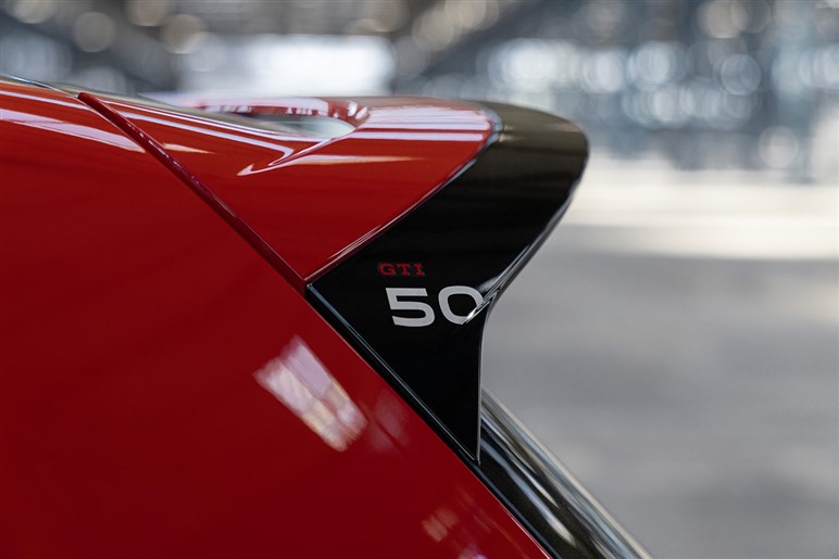 【ガチンコ】ゴルフGTI史上最速の「エディション50」登場。325ps/420NmでシビックタイプRと真っ向勝負