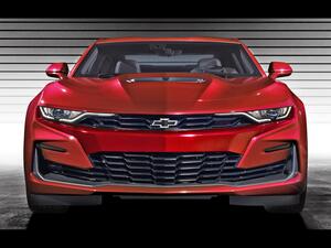 シボレー カマロを一部改良。精悍なイメージを強調して最新ナビを標準搭載、専用ボディカラーも同時発表