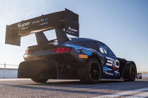 今季も電動モンスターでパイクス参戦。フォードが『スーパー・マスタング・マッハE』を正式披露
