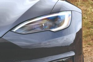 ついにアップデート　テスラの高性能EV『モデルSプラッド』　ニュルでテスト走行開始