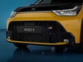 トヨタ “最小クラスのハイブリッドカー” 新型「アイゴX」に注目