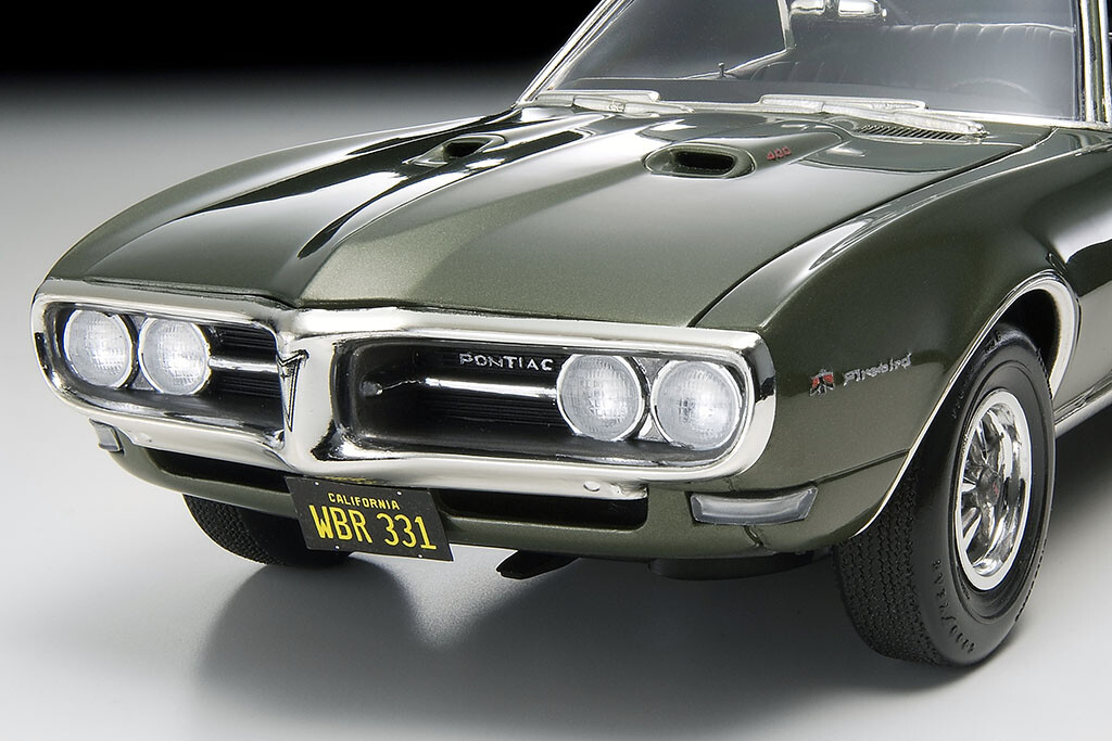 トランザム誕生前夜！「1968年型ポンティアック・ファイアーバード」をレベル製プラモで堪能する【モデルカーズ】