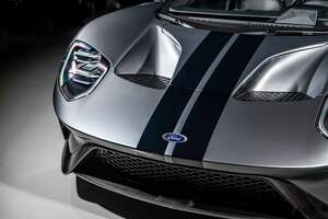 “新車同様”の超希少個体！ 走行距離わずか11キロの2018年型「フォードGT」がオークションに登場 ネットに寄せられる熱い思いとは