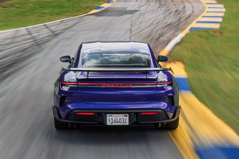 【ポルシェが本気出した】「タイカン ターボGT」が6秒差でEV最速を更新、シャオミにガチ勝負を挑む