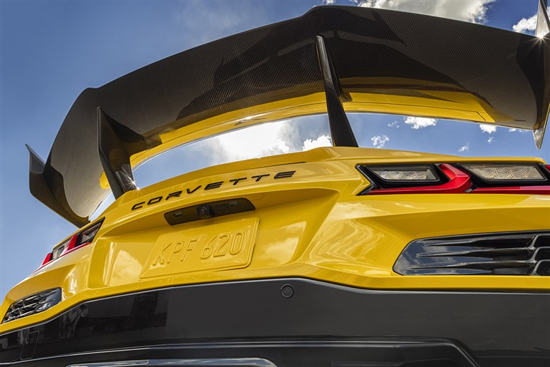 【ポルシェが本気出した】「タイカン ターボGT」が6秒差でEV最速を更新、シャオミにガチ勝負を挑む