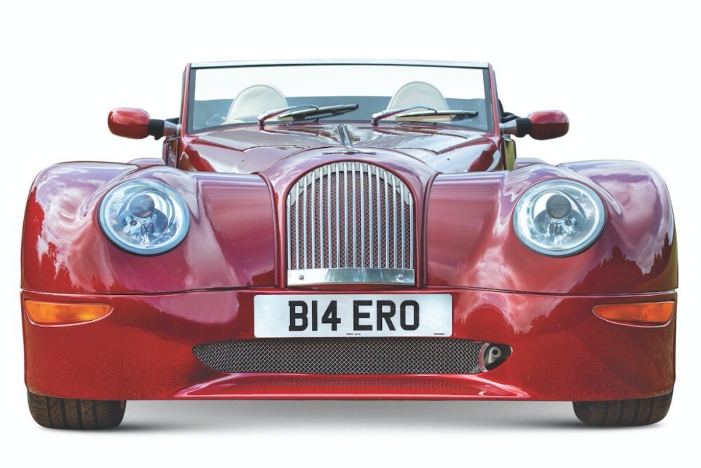 VW製ライトで寄り目顔　モーガン・エアロ8　UK版中古車ガイド（1）　BMW V8で満ちる体験