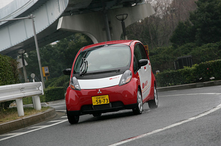 一充電で100km以上走る 三菱i MiEVの最新事情!