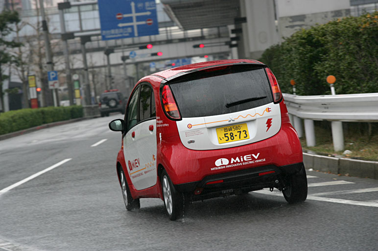 一充電で100km以上走る 三菱i MiEVの最新事情!