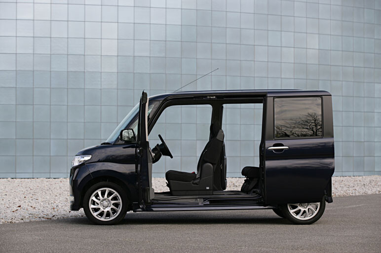 新型ダイハツ タント試乗 驚異の広さと走りをレポ