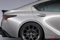 レクサス新型「“FR”スポーティセダン」初公開に大反響！ “内外装デザイン刷新”に「前よりカッコよくなった」の声も！ 一方で「“V8”欲しかった」と意見もある大幅進化の「IS」に熱視線！