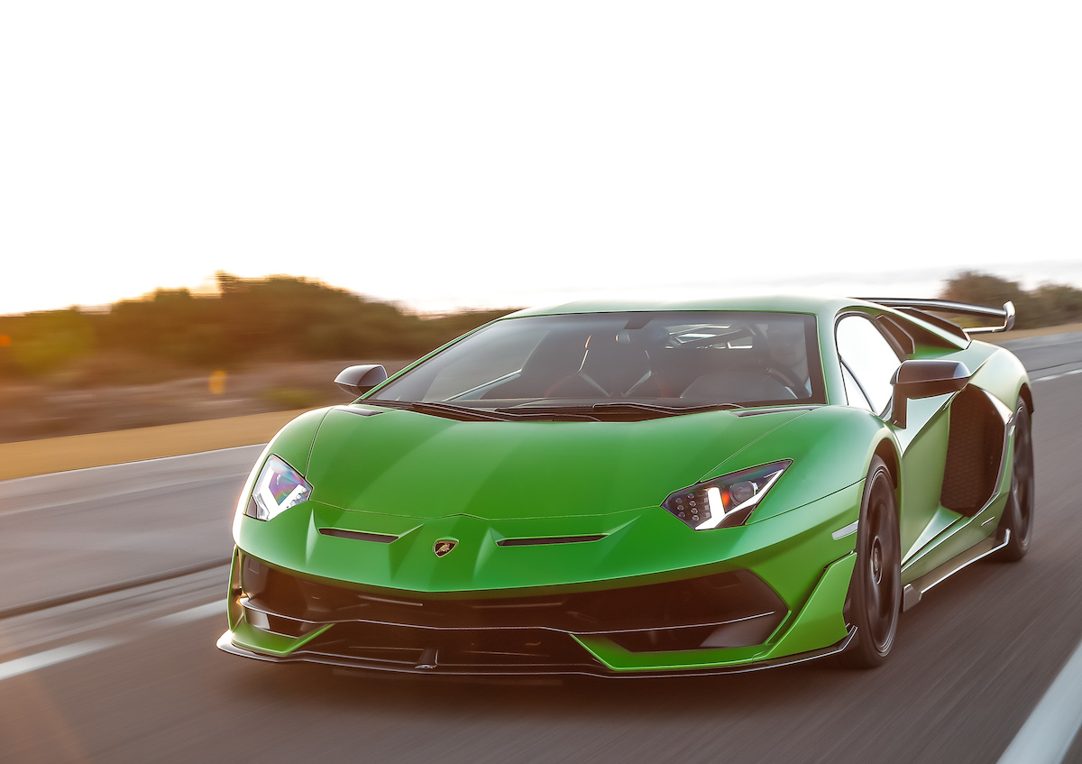 まるでモーゼの海割り状態 煽るつもりはまったくないのに車線を譲られるクルマ６選 Auto Messe Web 自動車情報サイト 新車 中古車 Carview