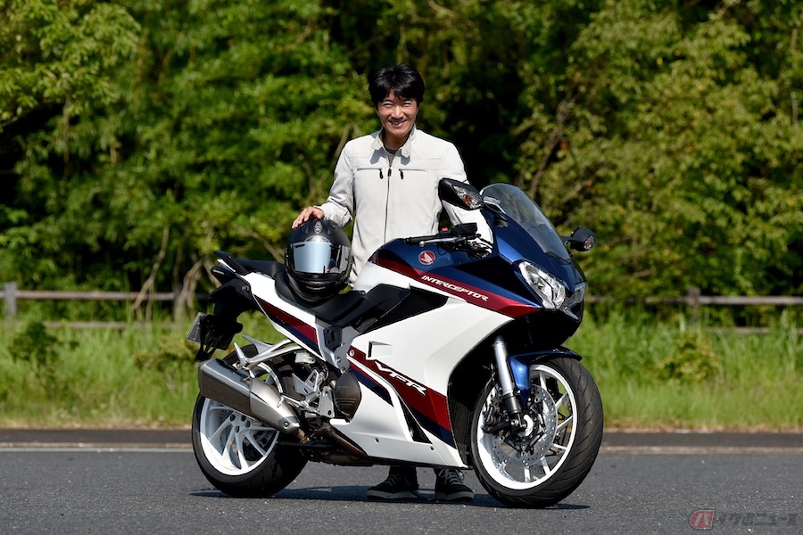 ホンダ Vfr800f に乗ると当時の記憶が不思議な程に蘇る リターンライダーkaneko S Eye バイクのニュース 自動車情報サイト 新車 中古車 Carview