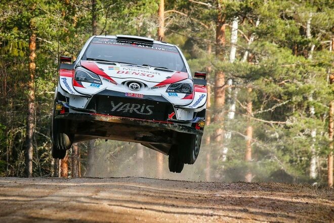 WRC第2戦スウェーデン：大会2日目、トヨタのエバンスが前年王者タナクを抑えて総合首位