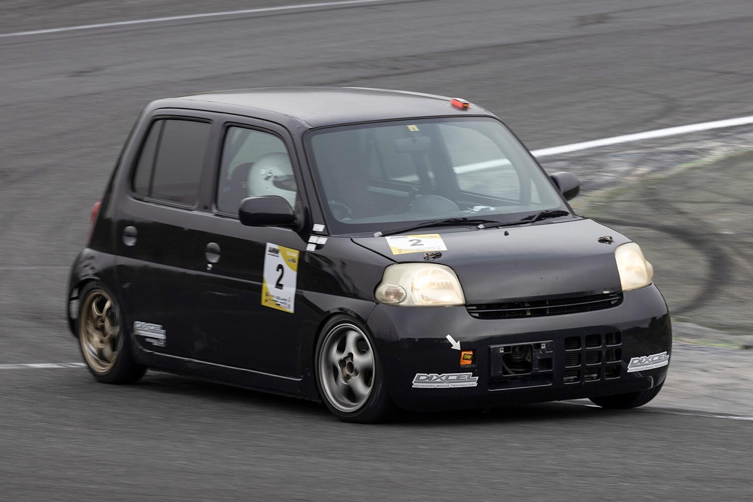 売り切り 低走行の人気色エッセです 車検7年1月 - その他