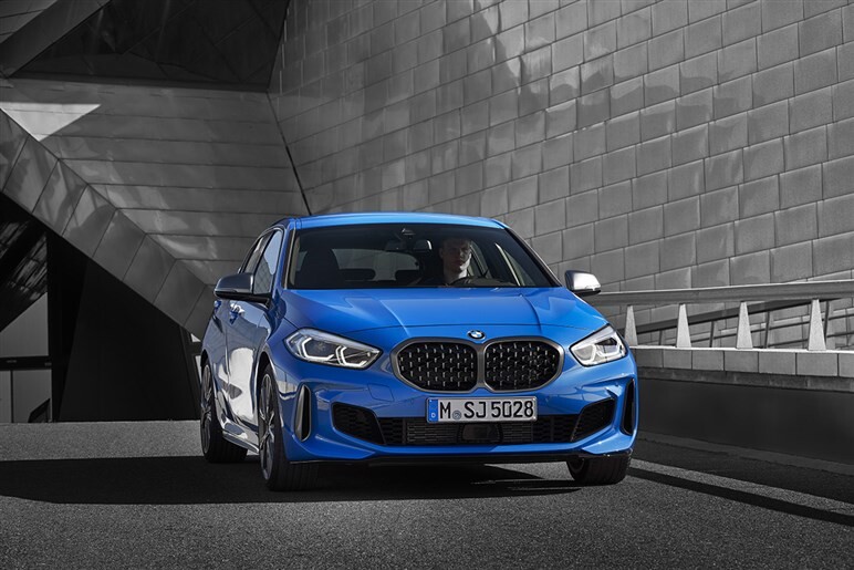 【値上げ額にビックリ！】庶民の味方「輸入コンパクトカー」価格調査…お得なモデルは？