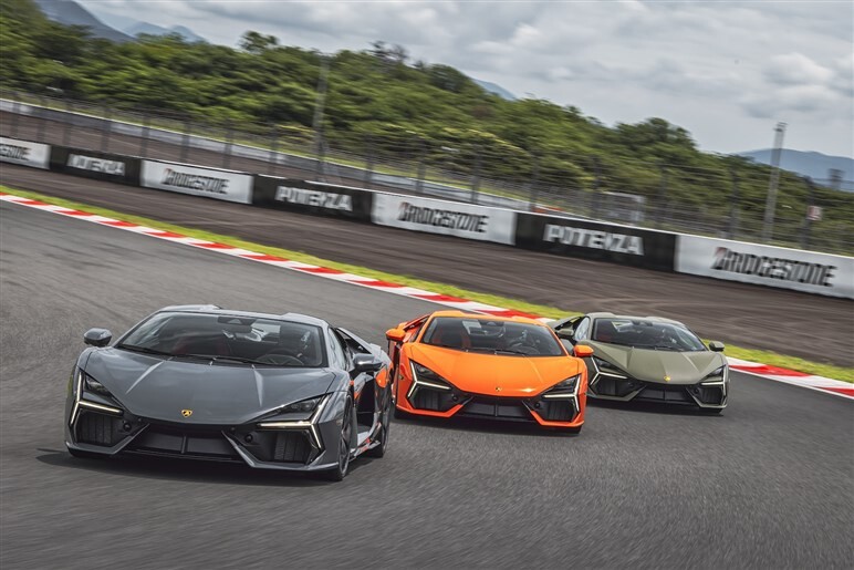 脳髄が溶ける珠玉のV12エンジンを堪能。ランボルギーニ「レヴエルト」がスーパーカーの新基準を打ち立てる