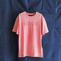 素材と色で夏の遊び心を表現したルイ・ヴィトン──2025年夏のTシャツ&カットソーコレクション