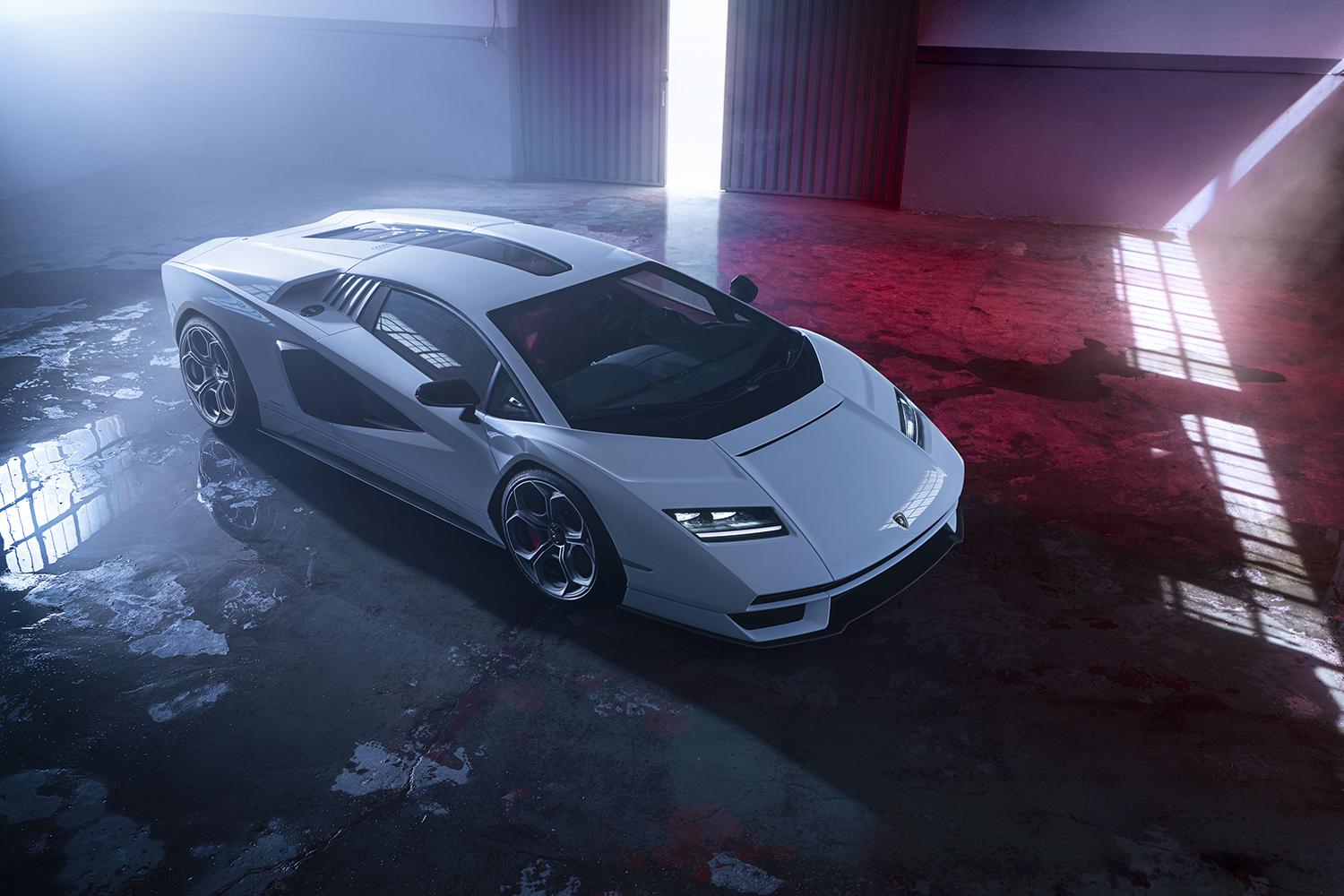 スーパーカーの王 カウンタック が最新モデルで復活 世界で 112台 だけの Lpi800 4 の中身とは Web Cartop 自動車情報サイト 新車 中古車 Carview