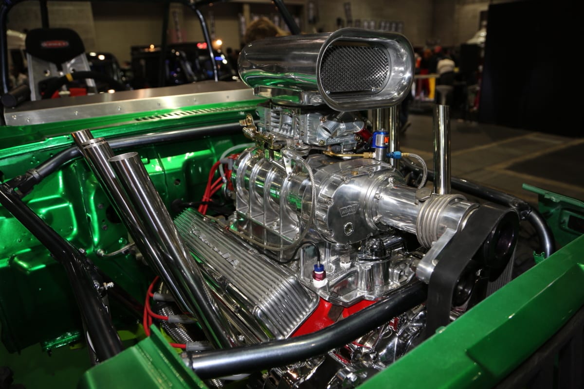 ジムニーにアメ車のv8エンジン搭載 スーパーチャージャー Nosも投入したリアルモンスター 大阪オートメッセ18 Auto Messe Web 自動車情報サイト 新車 中古車 Carview