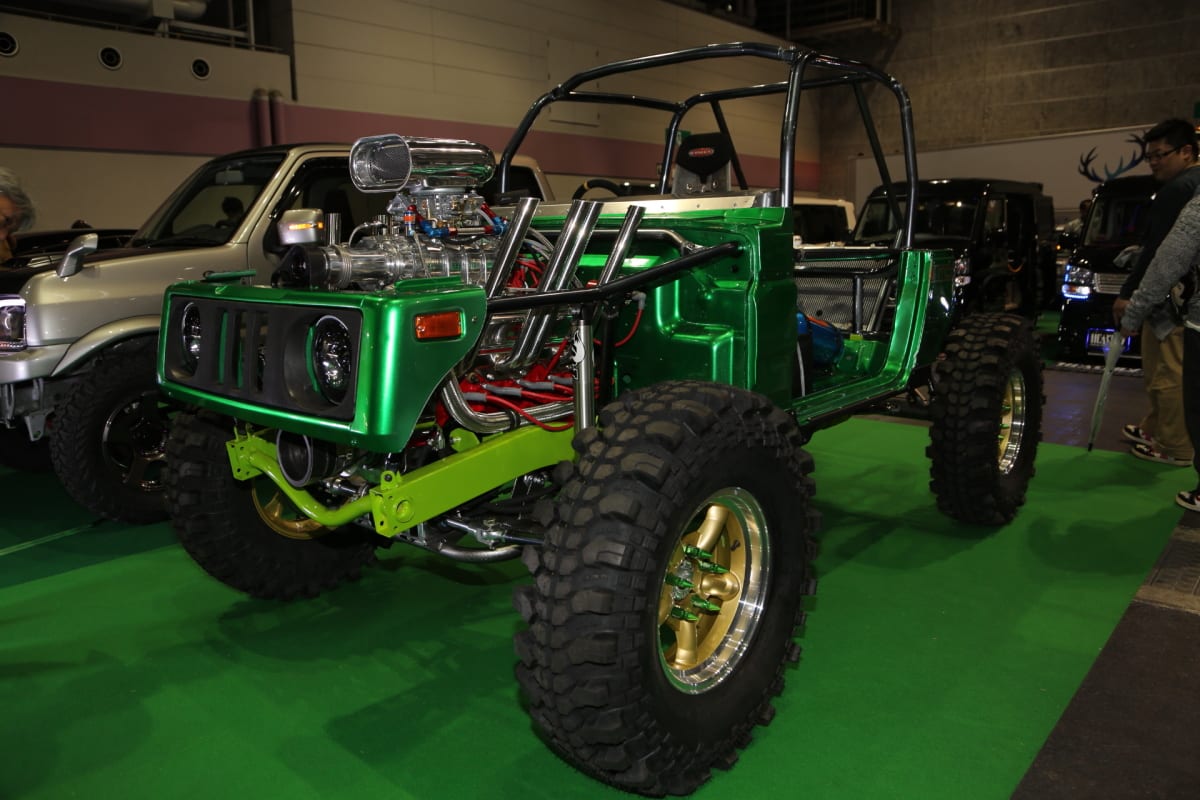 ジムニーにアメ車のv8エンジン搭載 スーパーチャージャー Nosも投入したリアルモンスター 大阪オートメッセ18 Auto Messe Web 自動車情報サイト 新車 中古車 Carview