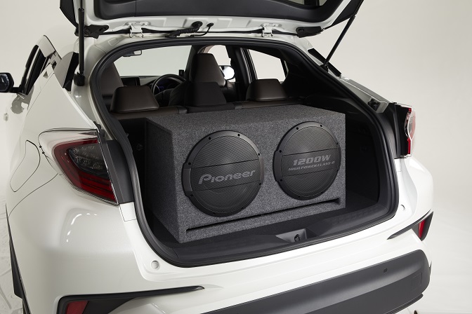 パイオニア 大迫力サウンドの巨大サブウーファーやスマホ充電器を披露 Auto Messe Web 自動車情報サイト 新車 中古車 Carview