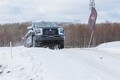 【軟派なSUVとは別次元】「アウトランダー」と「トライトン」が雪上で見せた“三菱四駆の頼もしさ”の正体とは