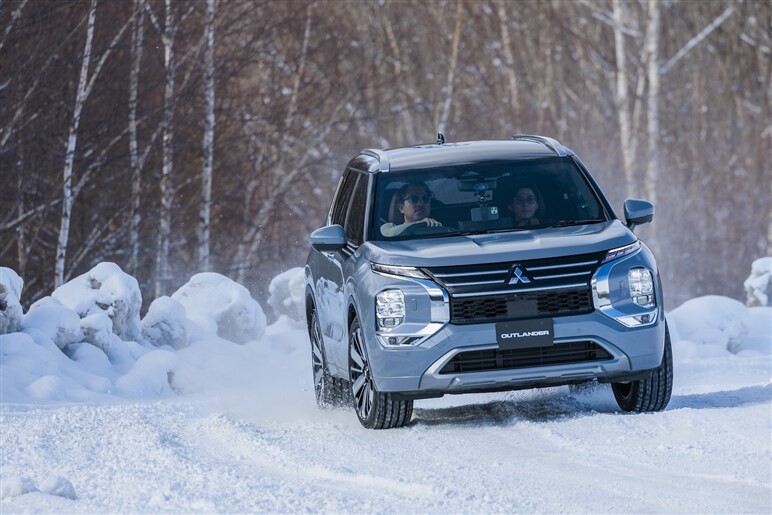 【軟派なSUVとは別次元】「アウトランダー」と「トライトン」が雪上で見せた“三菱四駆の頼もしさ”の正体とは