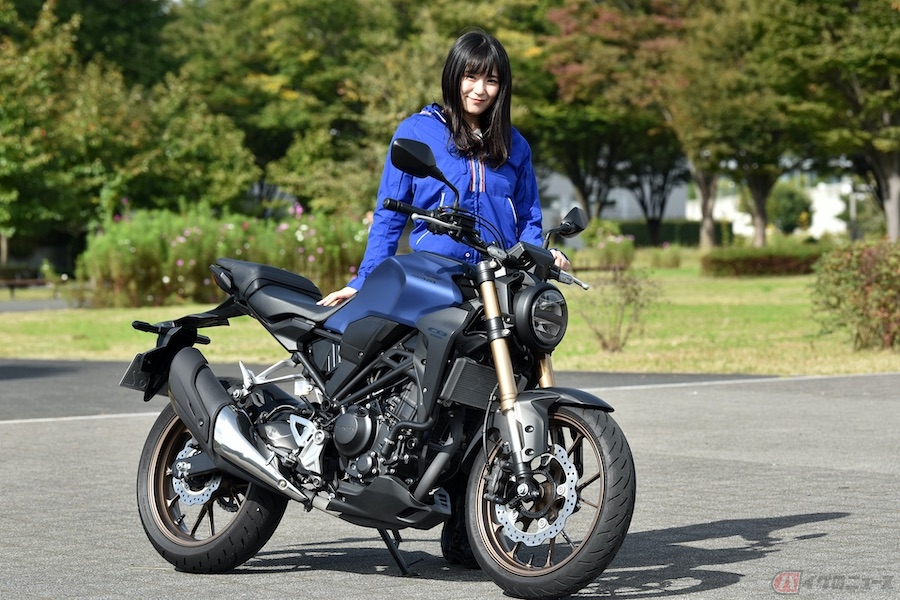 楽しくてすぐに友だちになれちゃう ホンダのスポーツネイキッドcb250rに 初心者女子ライダーが乗ってみました バイクのニュース 自動車情報サイト 新車 中古車 Carview